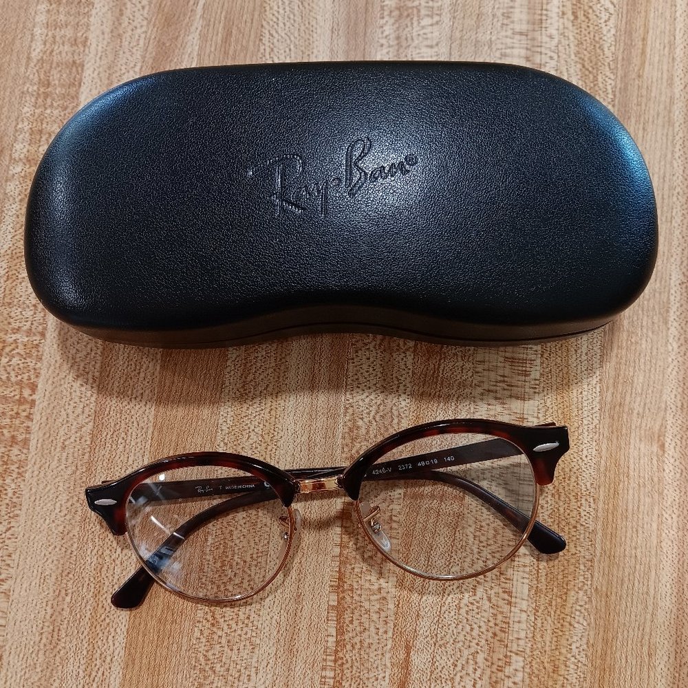 Ray Ban RB4246-V Clubmaster Round 2372 49-19 140 (UNISEX)